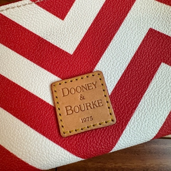 Dooney & Bourke Red White Cosmetic Makeup Bag - Picture 4 of 6